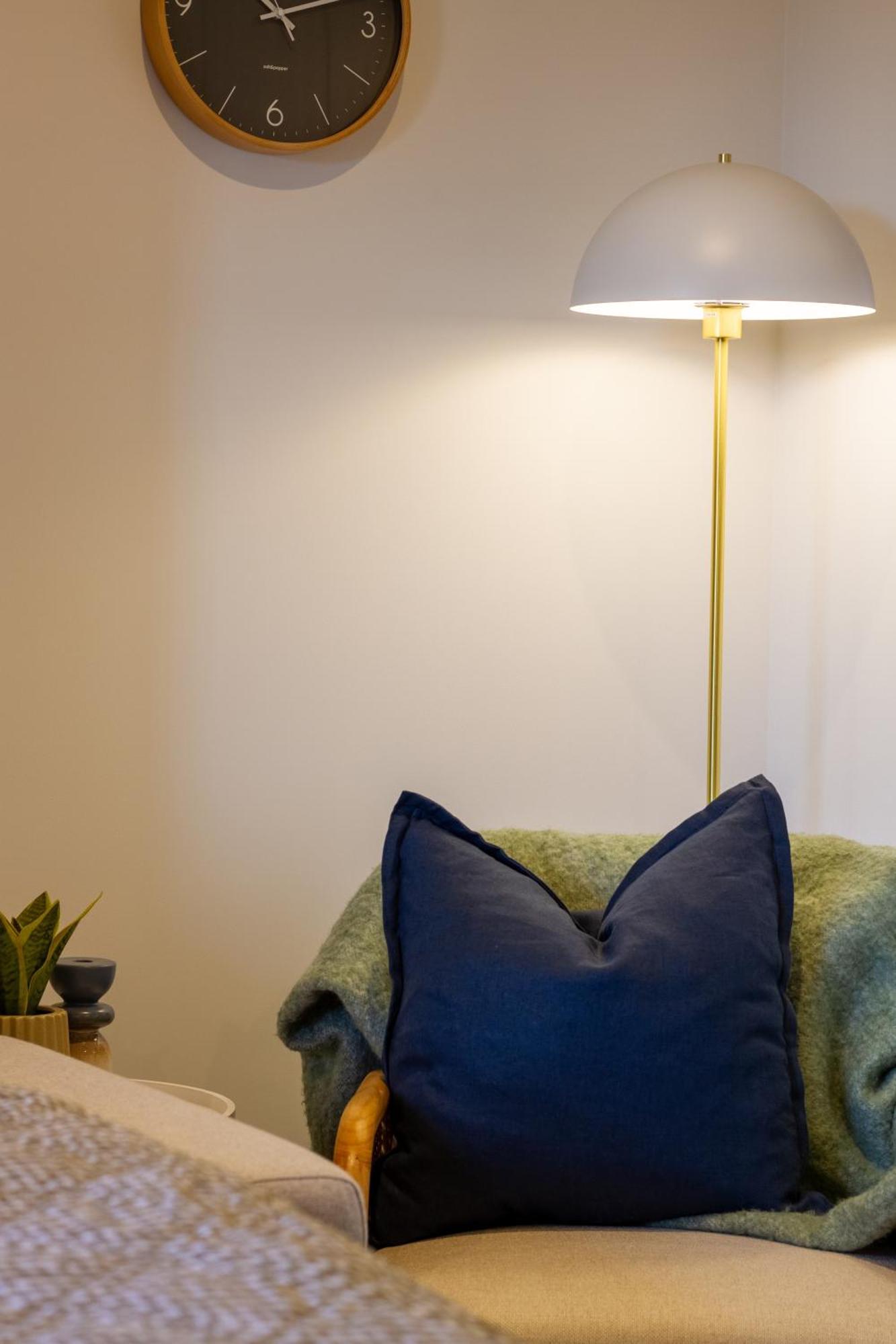 Downtown Comfort: Modern Studio With Backyard Κράισττσερτς Εξωτερικό φωτογραφία